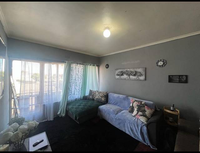 1 BEDROOM APARTMENT FOR SALE IN PAROW CENTRAL